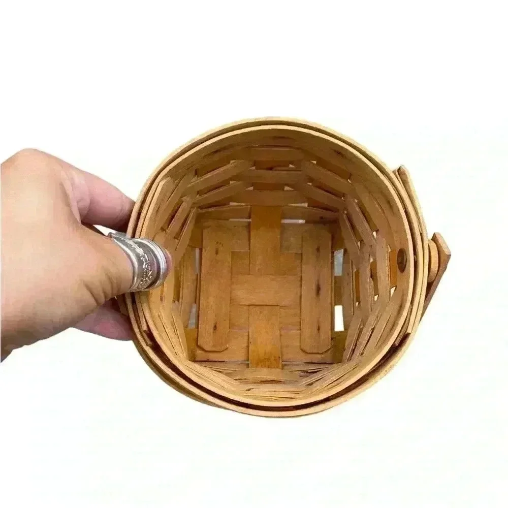 Small Round Longaberger Basket w/ Square Bottom